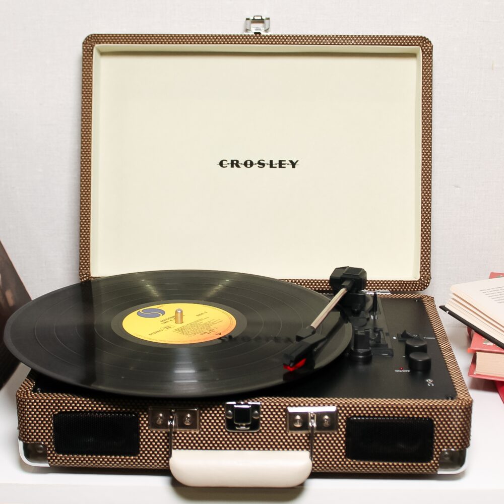 Вініловий програвач Crosley Cruiser Plus Deluxe Tweed Bluetooth