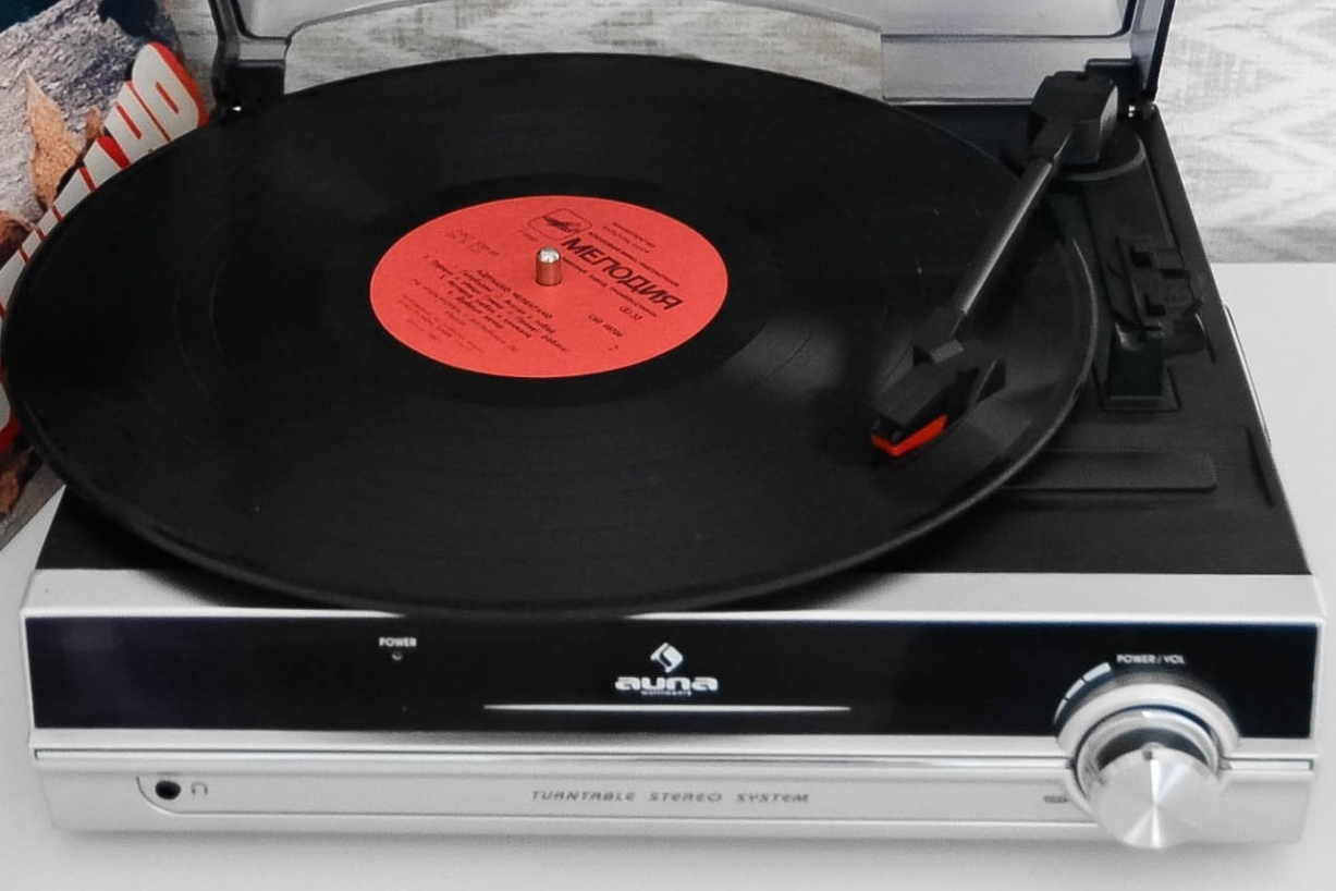 Програвач вінілу Auna TBA-928, вініловий програвач з вбудованими колонками Уцінка