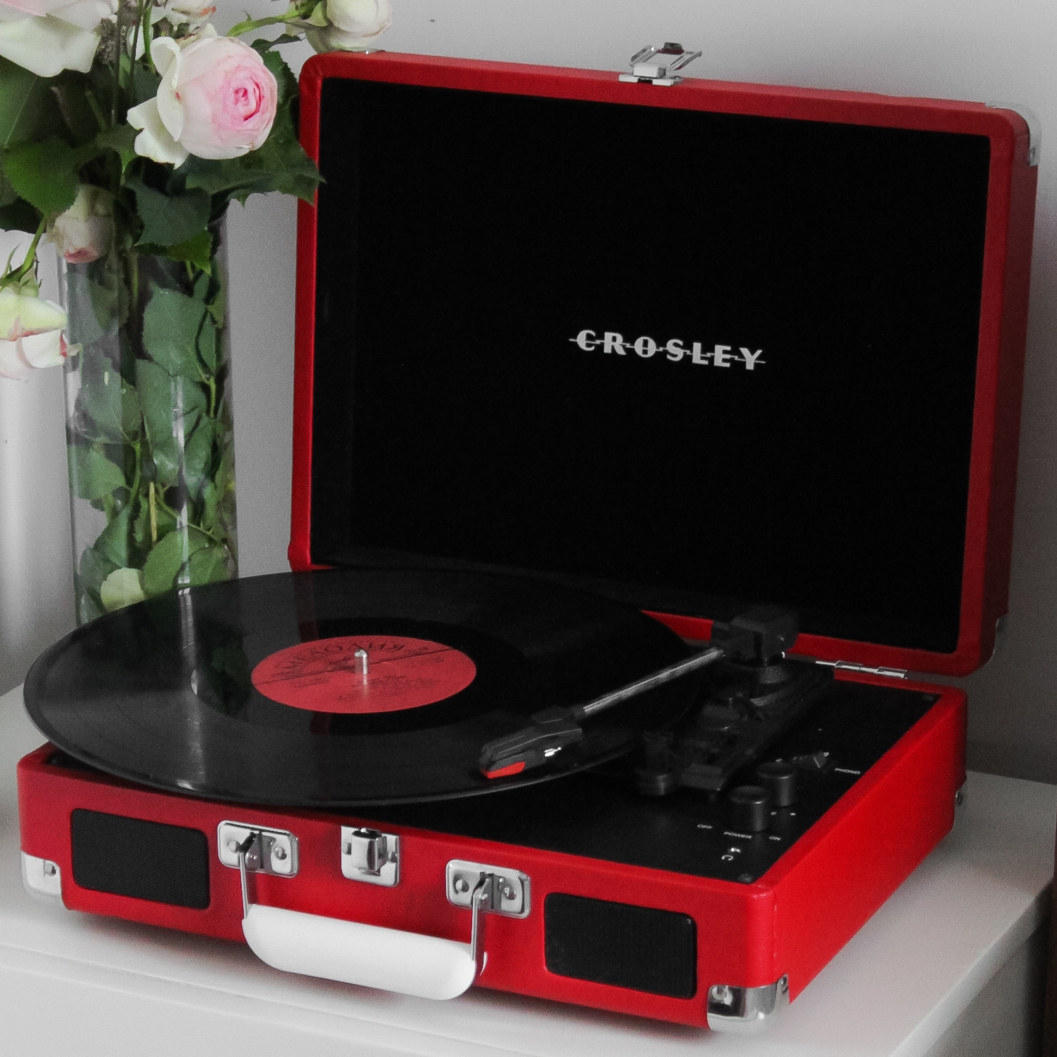 Вініловий програвач Crosley Cruiser Plus Red Bluetooth