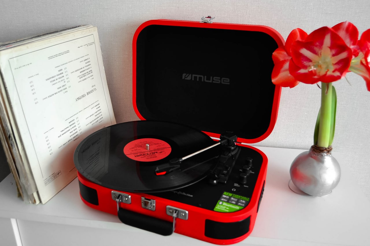Вініловий програвач Muse Red з Bluetooth та USB - Зображення 4