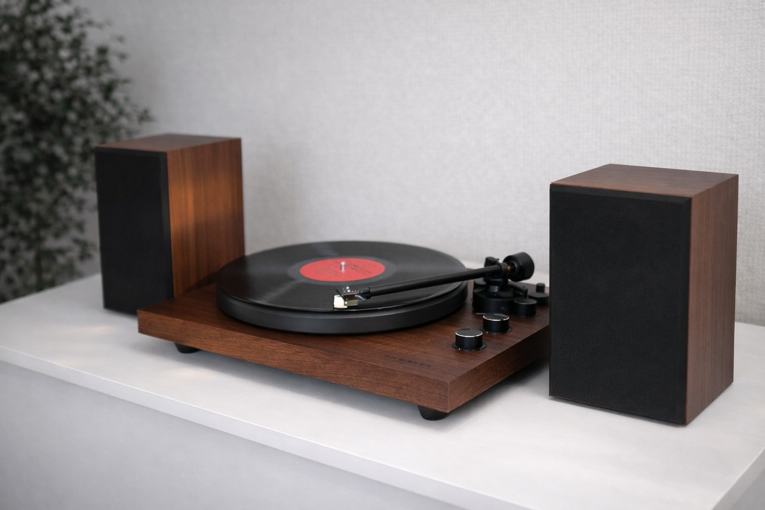 Вініловий програвач Crosley C62 Walnut з Bluetooth (динаміки в комплекті) без кришки - Зображення 15