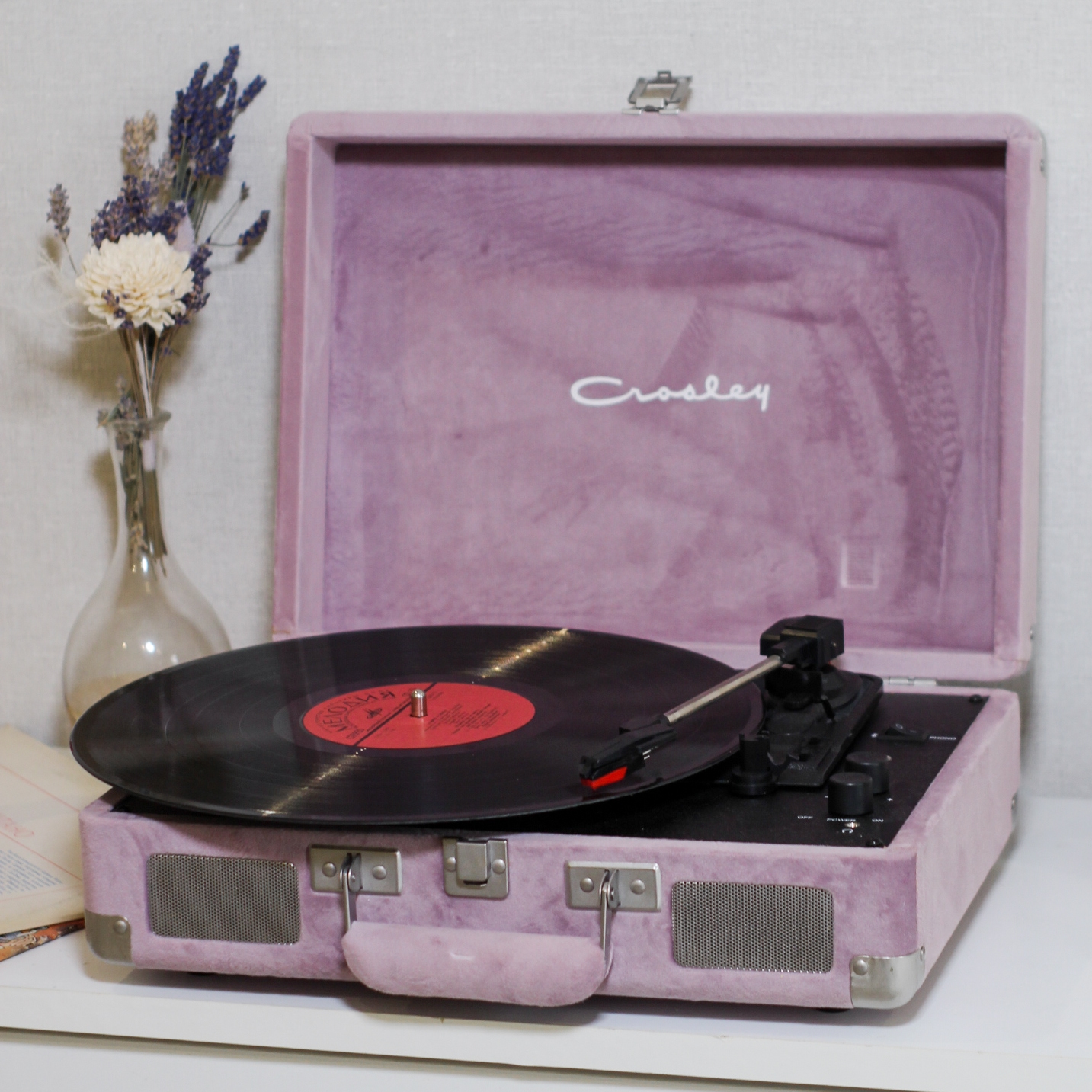 Вініловий програвач Crosley Cruiser Limited Edition Velvet Purple Bluetooth
