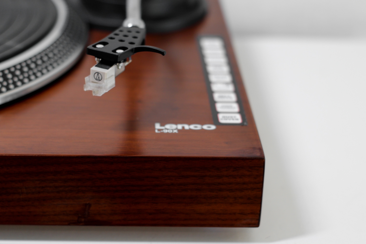 Програвач вініловий Lenco L-90x з противагою тонарма, антискейтингом, антивібраціний Уцінка - Зображення 2