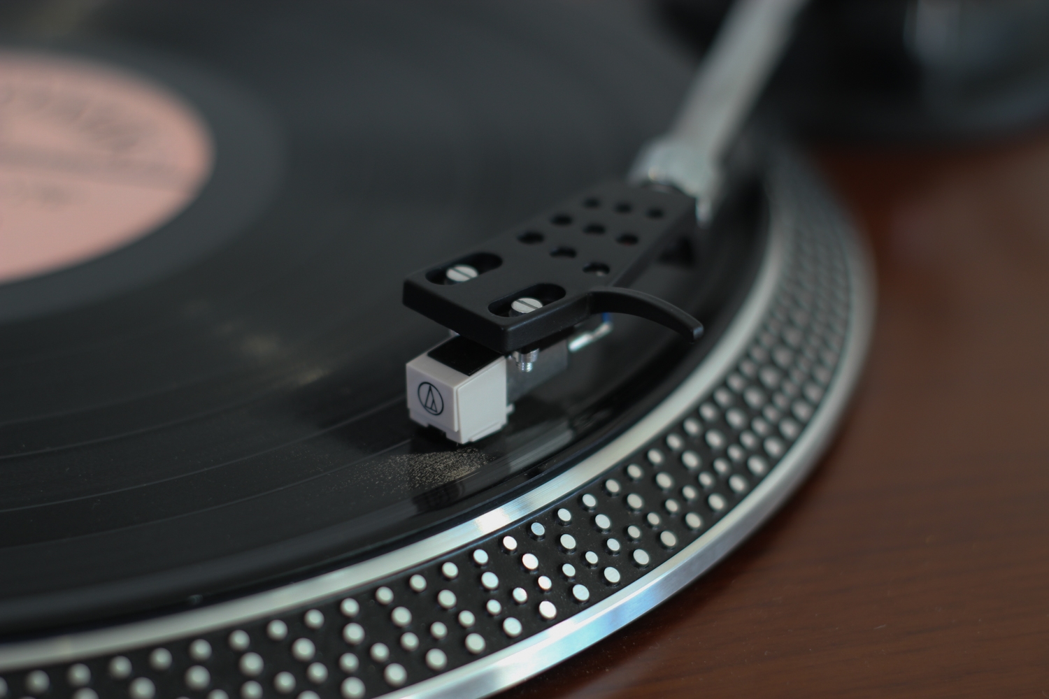 Програвач вініловий Lenco L-90x з противагою тонарма, антискейтингом, антивібраціний Уцінка - Зображення 9