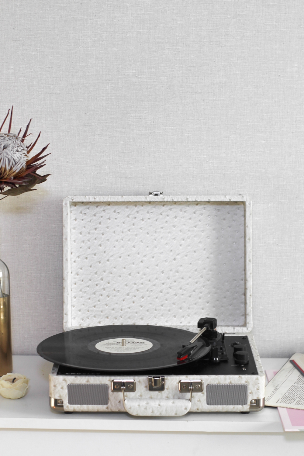 Вініловий програвач Crosley Cruiser White Ostrich Plus Bluetooth - Зображення 13