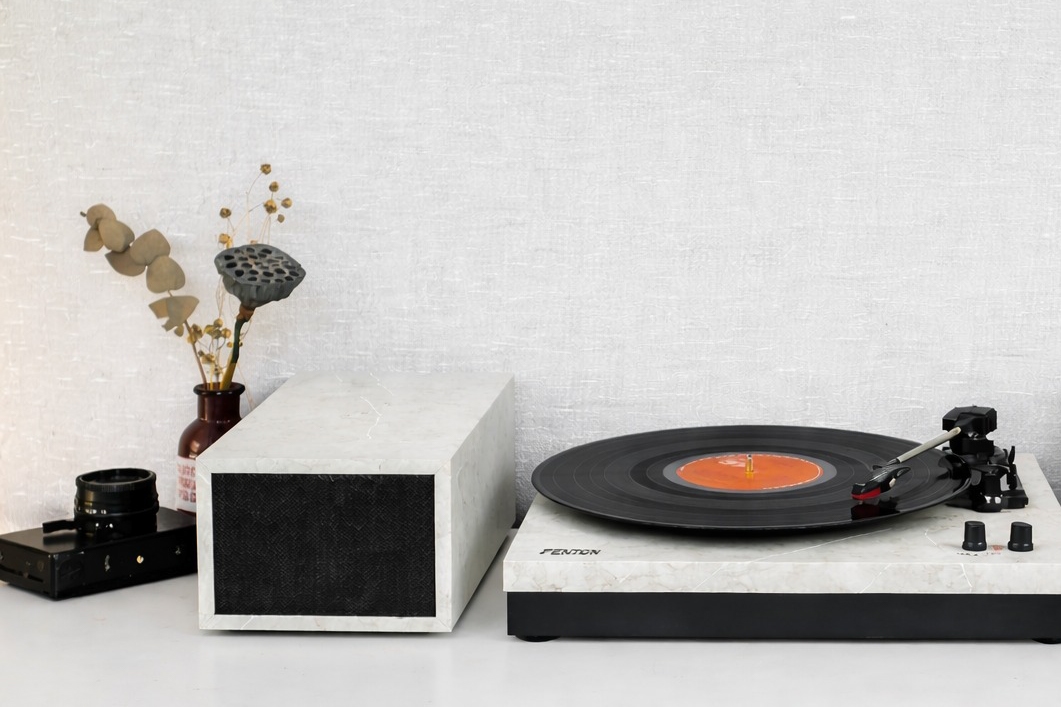 Вініловий програвач Fenton TT Classic Marble з Bluetooth з колонками 50 Вт (колонки в комплекті) без кришки - Зображення 3