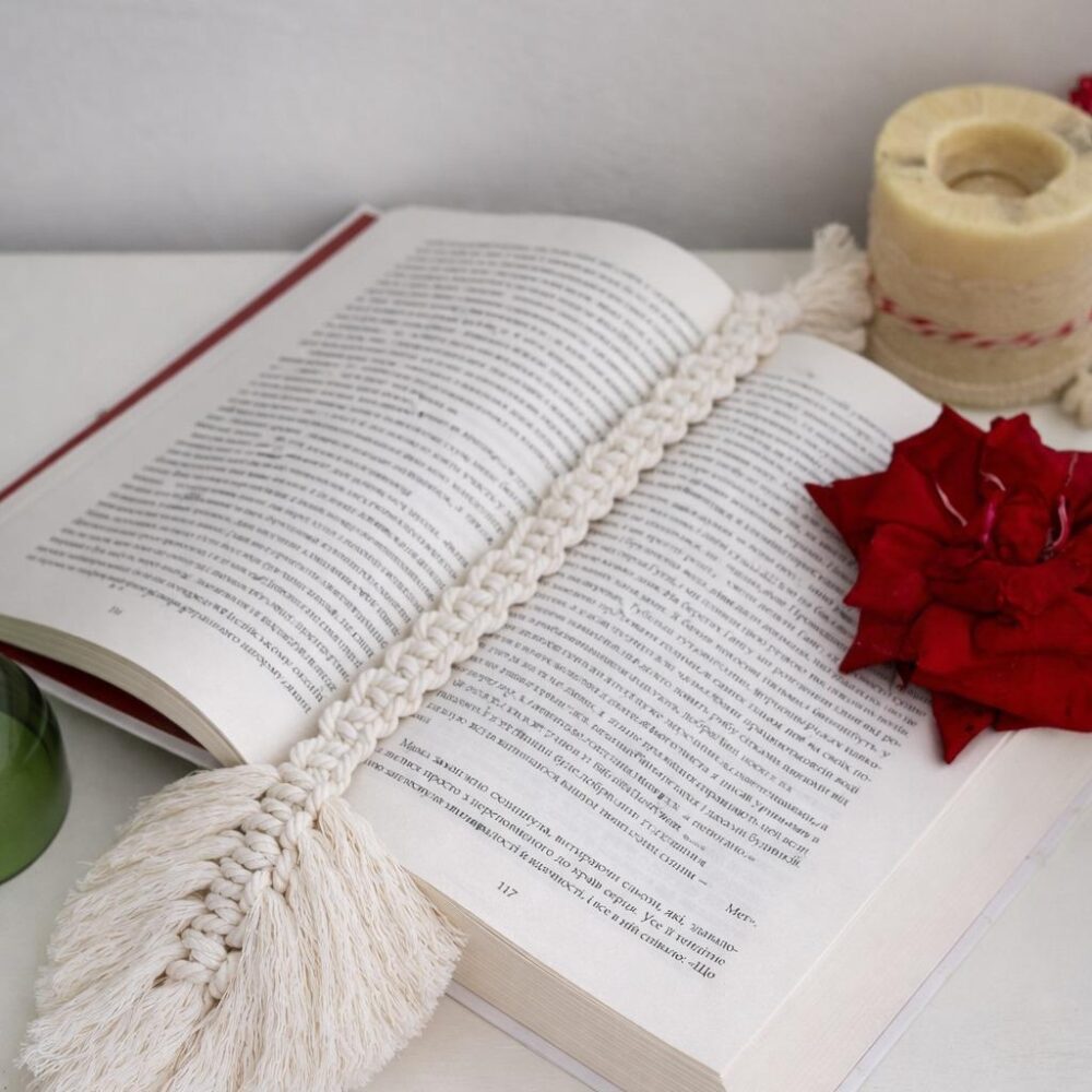 Закладка для книги ручної роботи (макраме) Meloman Beige Leaf