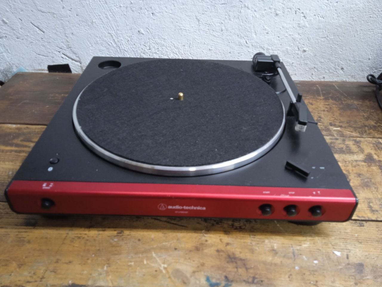 Вініловий програвач Audio-Technica AT-LP60X Red з Bluetooth , автоматичний | Outlet - Зображення 6